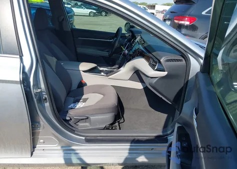 2019 Toyota Camry L/Le/Xle/Se/Xse from USA, damaged, VIN 4T1B11HK1KU824940